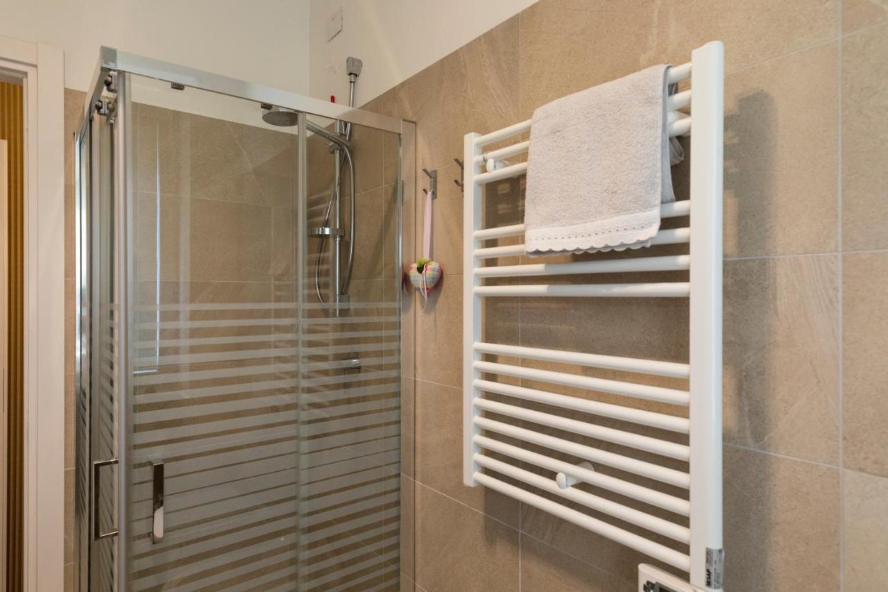 West Milan - Modern And Comfortable Apartment Luaran gambar
